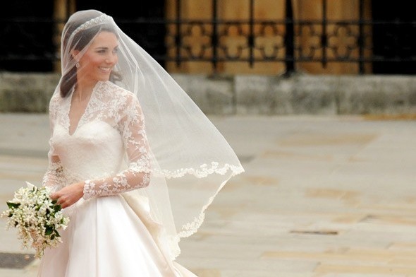 kate middleton royal wedding dress. kate-middleton-royal-wedding-